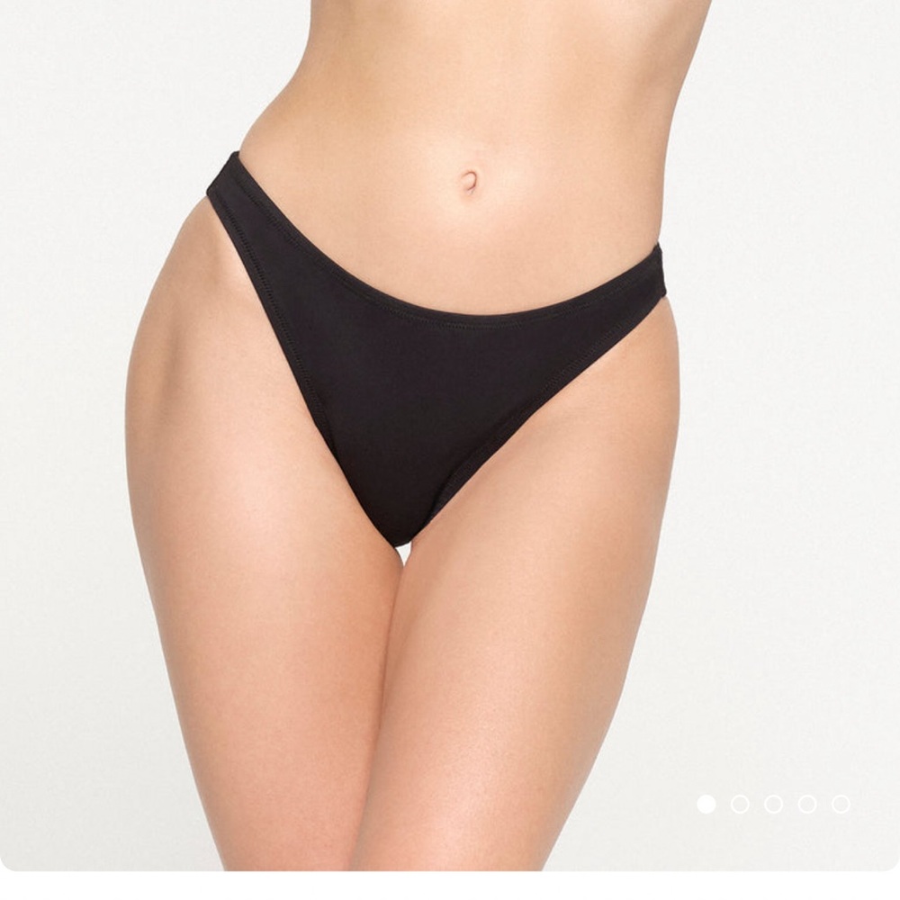 NWT SKIMS Signature Swim Mid Coverage Bottom